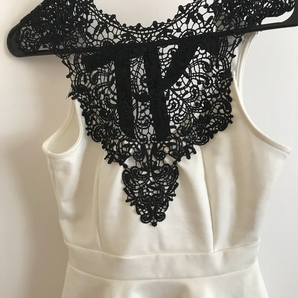 ModCloth lace top - Picture 3 of 4